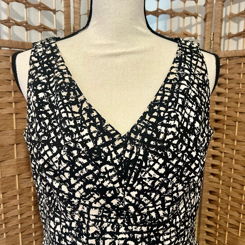 Lafayette 148 NewYork Elegant Black and White Sleeveless Dress - Picture 5 of 12